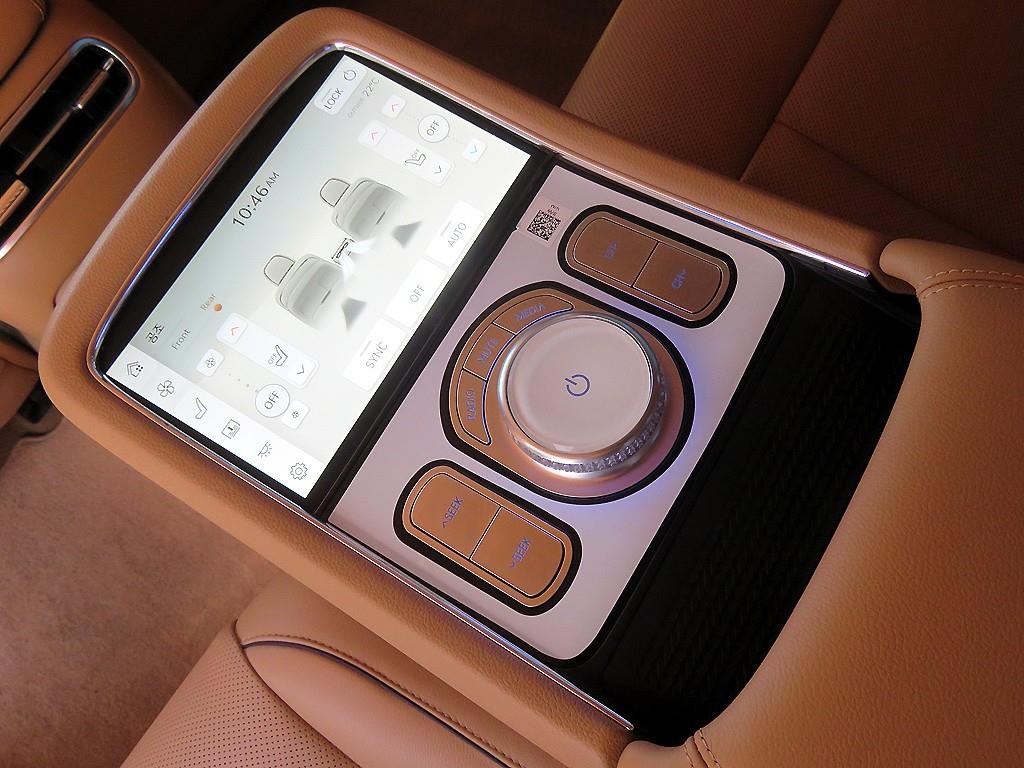 Genesis G90 - Vista 9