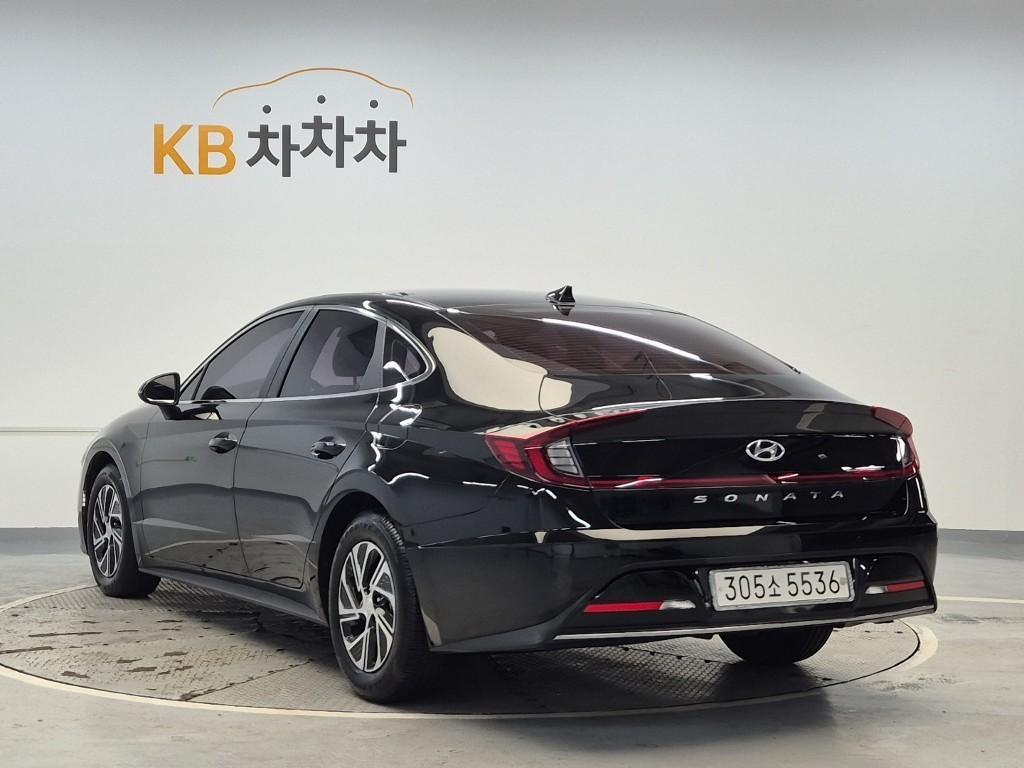 HYUNDAI Sonata - Vista 2