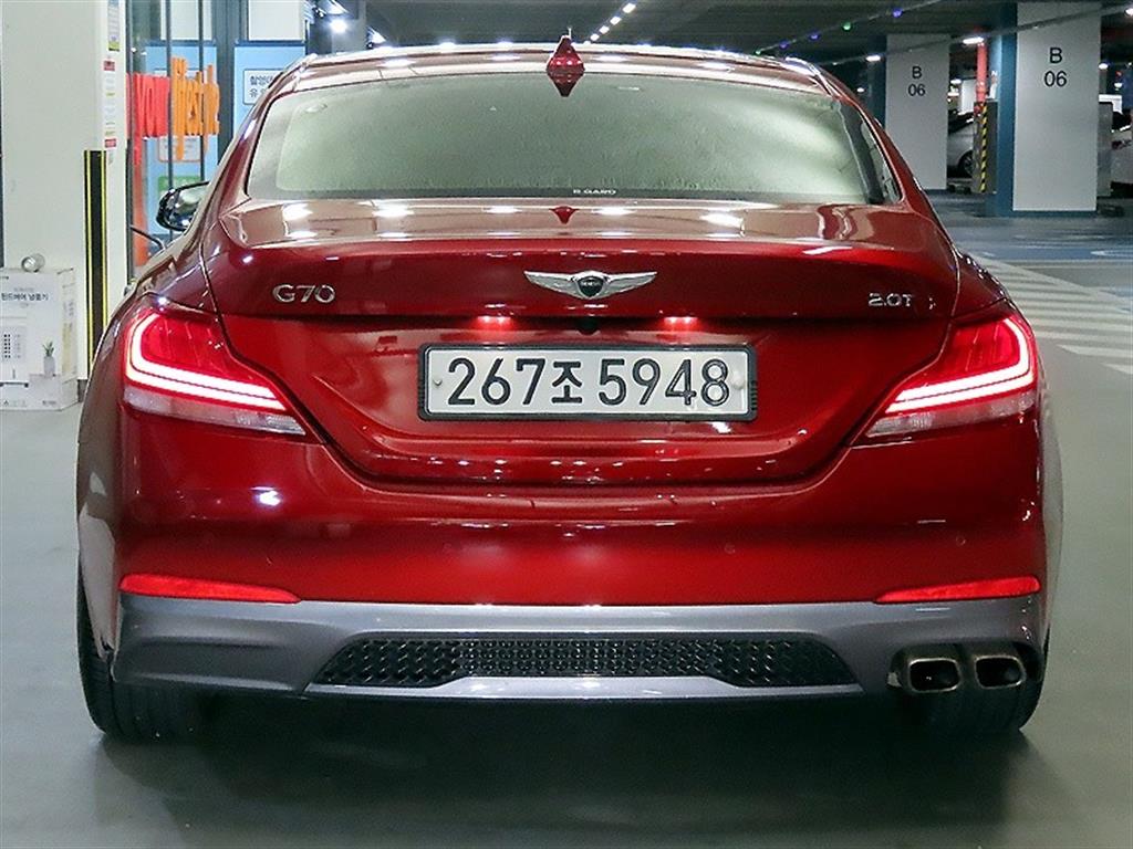 Genesis G70 - Vista 5