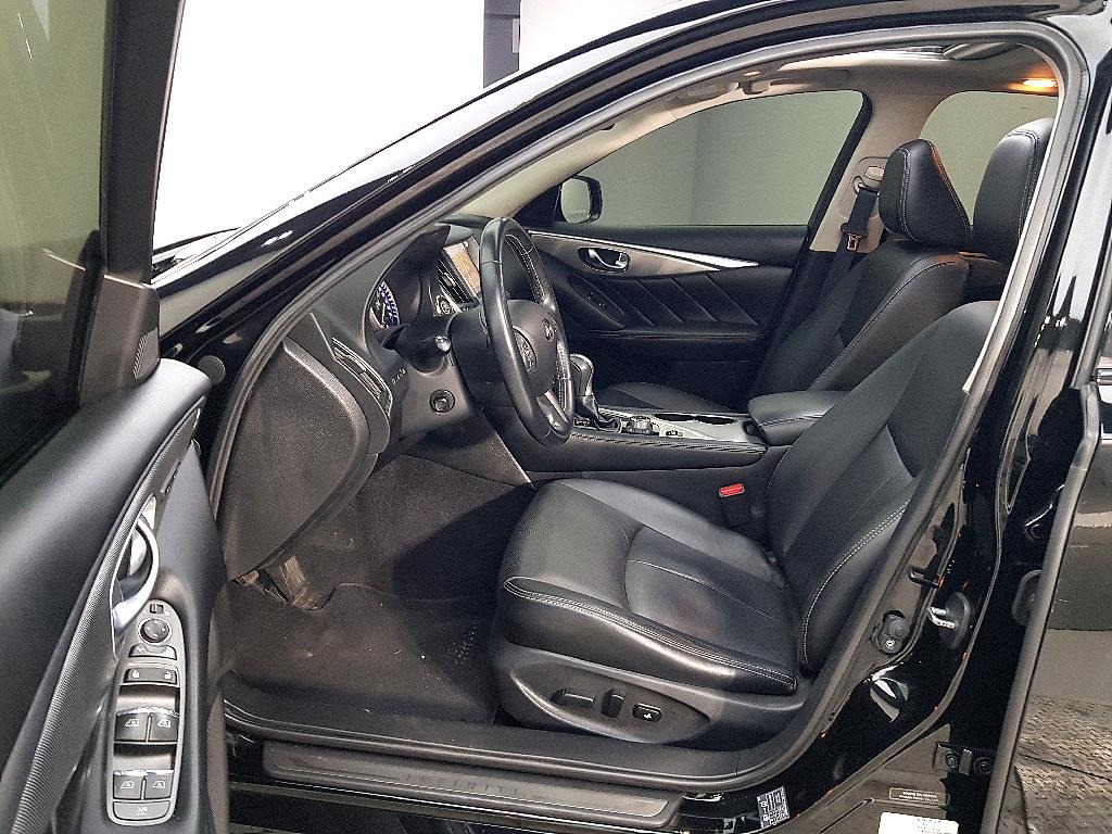 Infiniti Q - Vista 8