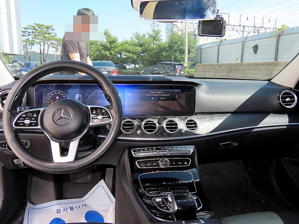 Mercedes Benz E class - Vista 7