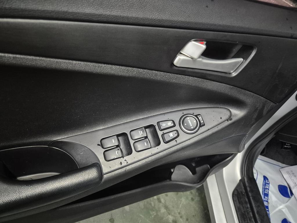 HYUNDAI Sonata - Vista 10