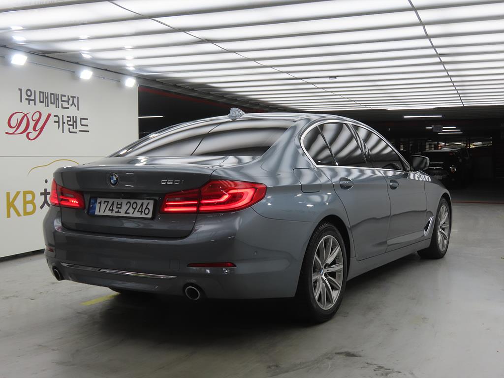 BMW 5 Series - Vista 4
