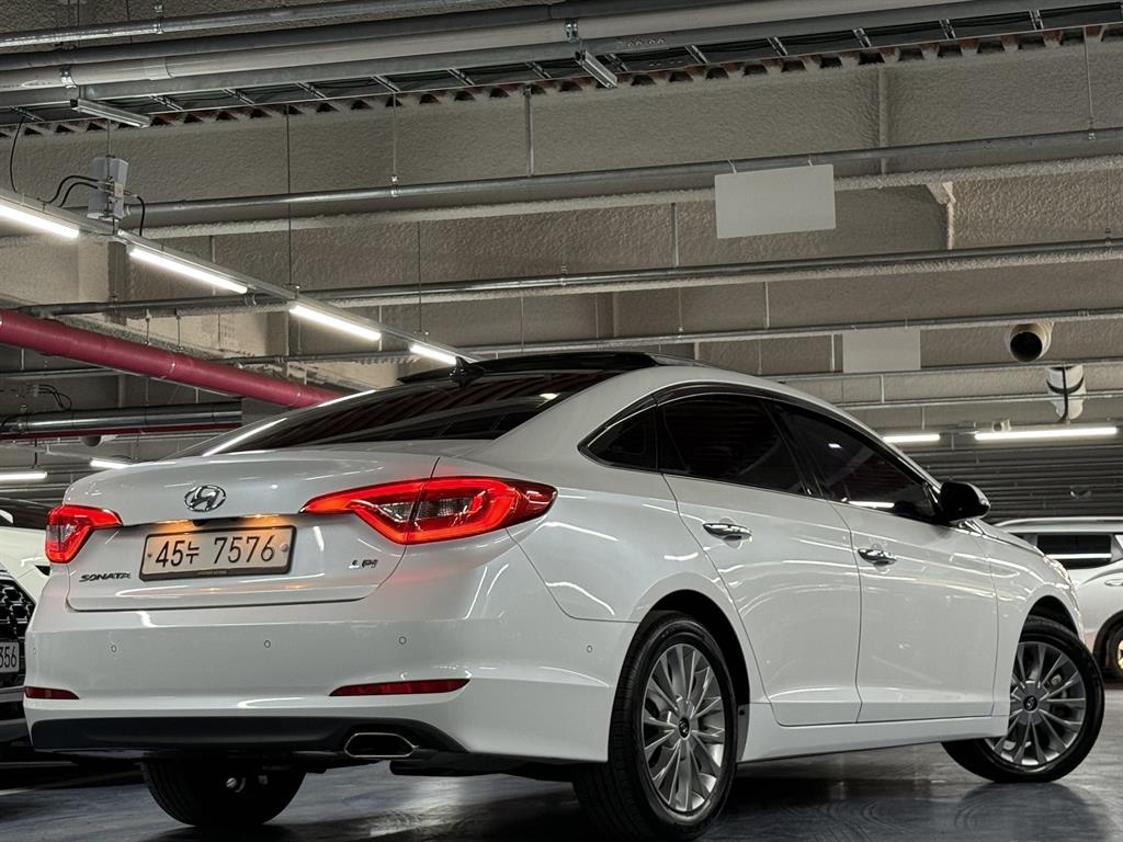 HYUNDAI Sonata - Vista 3
