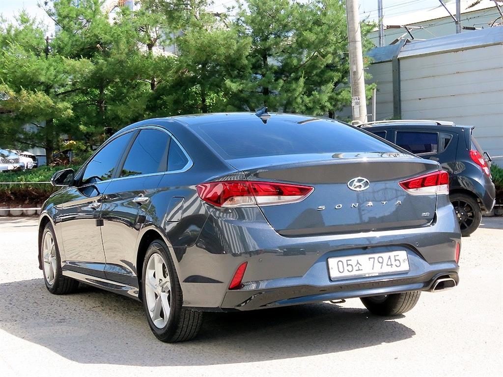 HYUNDAI Sonata - Vista 3