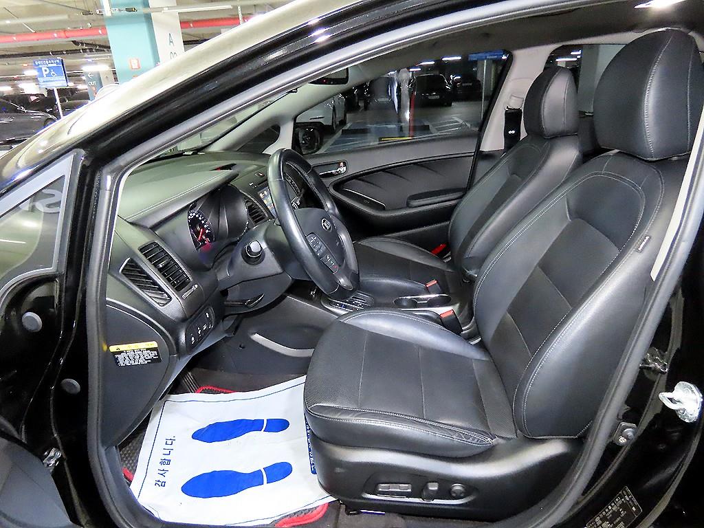 KIA K3 - Vista 6