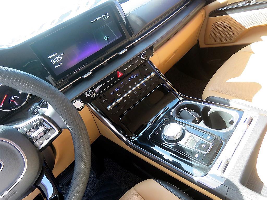 KIA Carnival - Vista 11