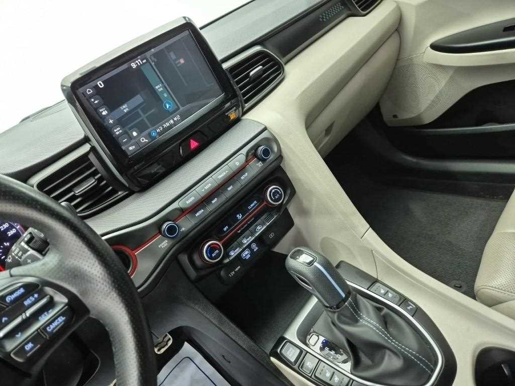 HYUNDAI Veloster - Vista 10