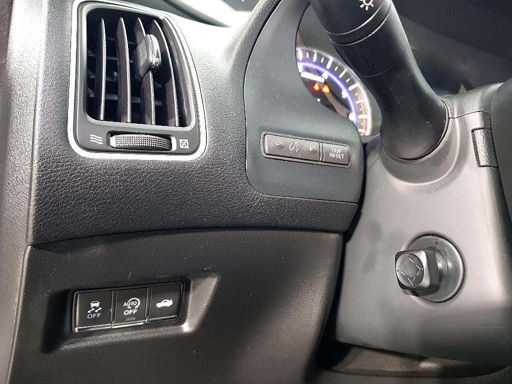 Infiniti Q - Vista 11