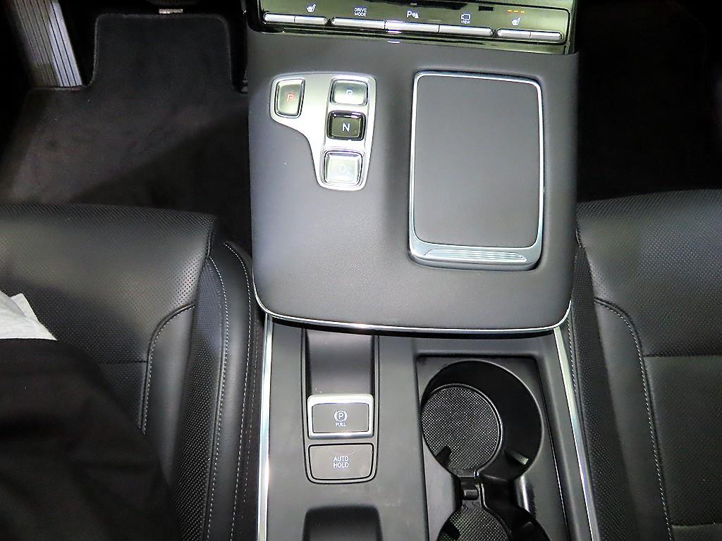 HYUNDAI Grandeur - Vista 12