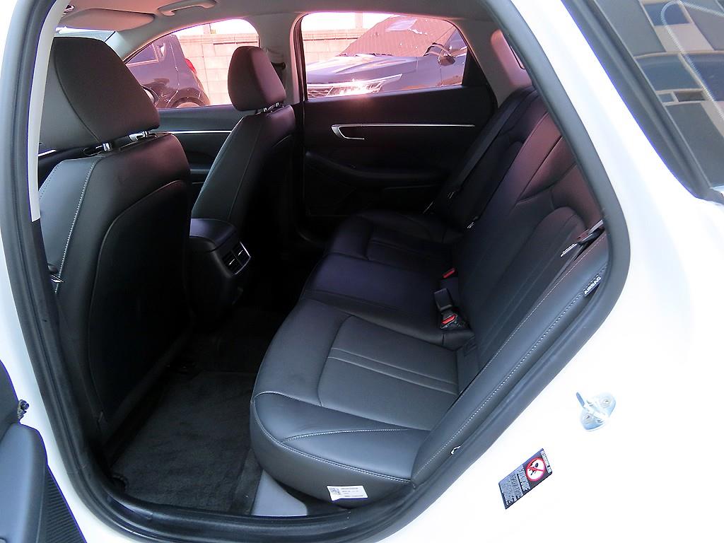 HYUNDAI Sonata - Vista 6