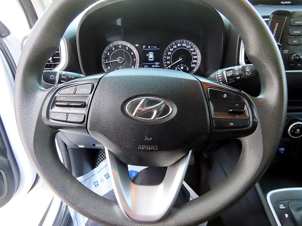 HYUNDAI Venue - Vista 8