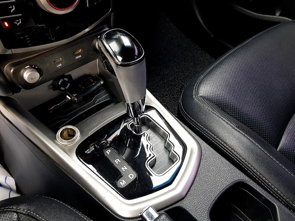 Ssangyong Tivoli 2016 Blanco - Importación desde Corea - HF Imports Iquique - Foto 14