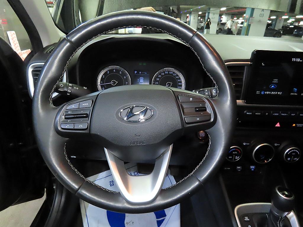 HYUNDAI Venue - Vista 8