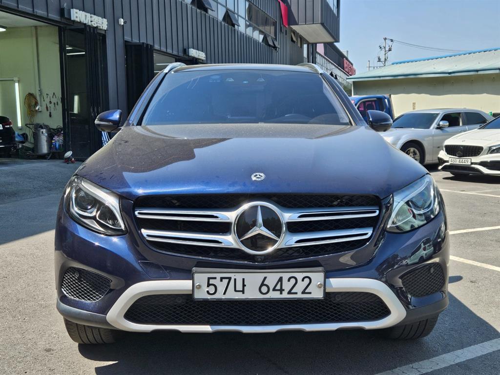 Mercedes Benz GLC Class - Vista 2