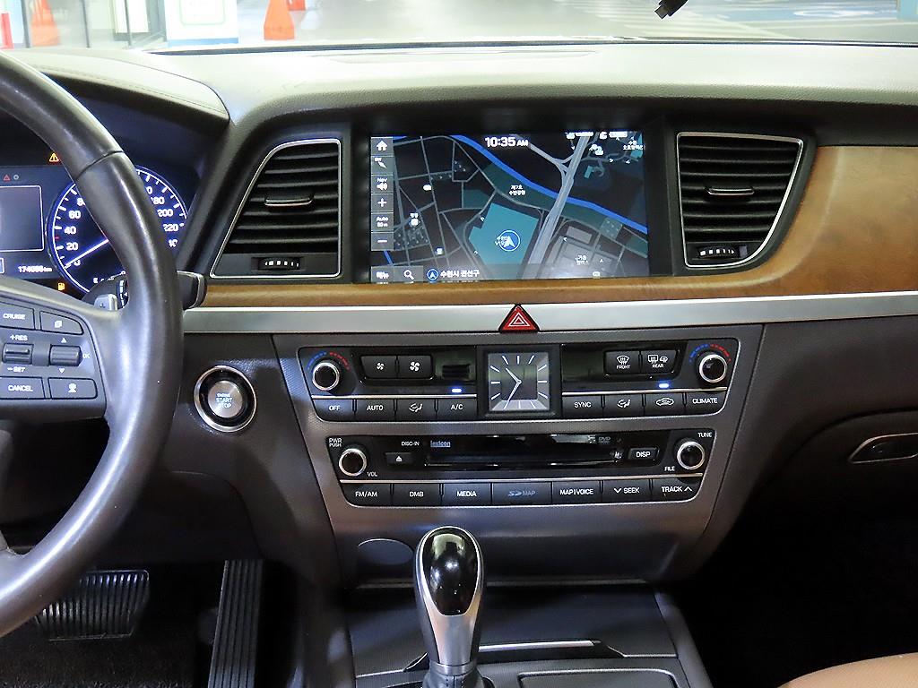 HYUNDAI Genesis - Vista 9