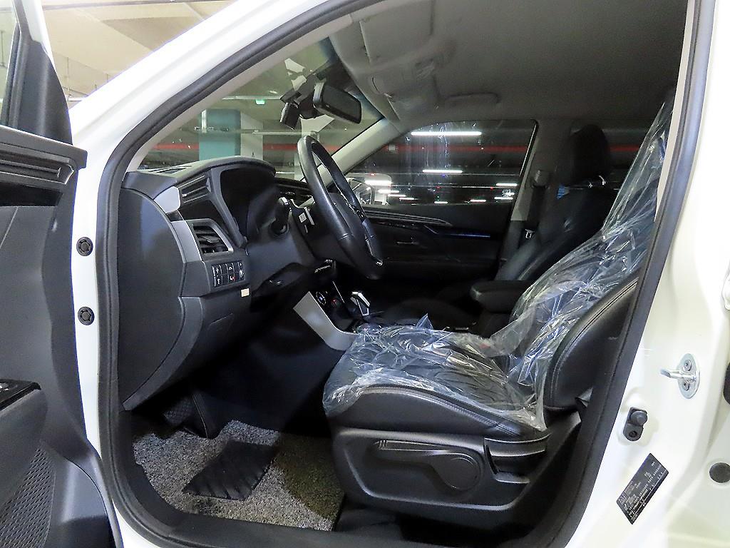 Ssangyong Korando - Vista 6
