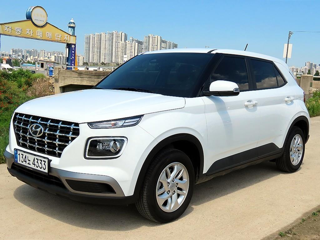 HYUNDAI Venue - Vista 2