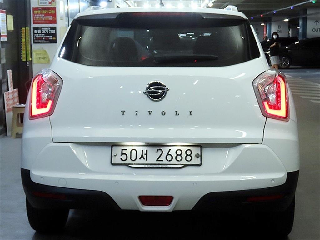 Ssangyong Tivoli - Vista 5