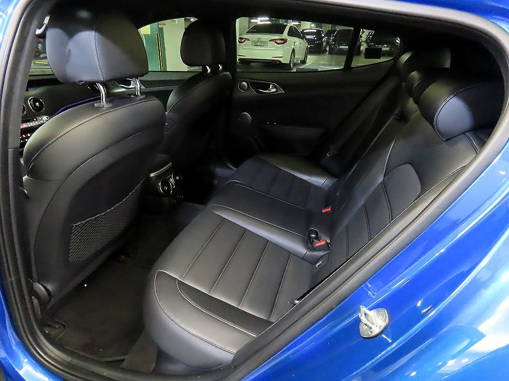 KIA Stinger - Vista 7