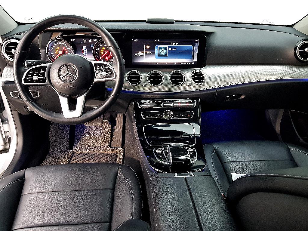 Mercedes Benz E class - Vista 6