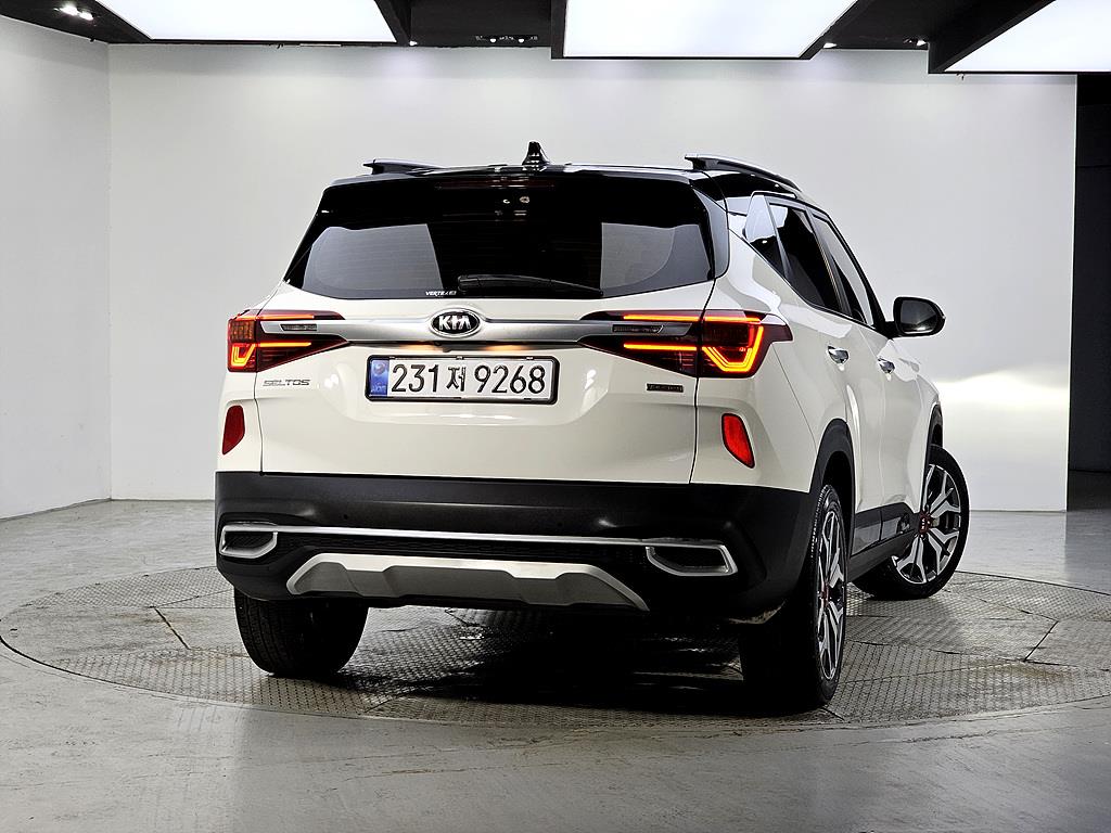 KIA Seltos - Vista 3