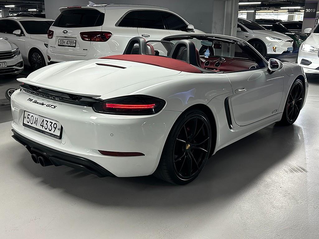 Porsche 718 - Vista 3