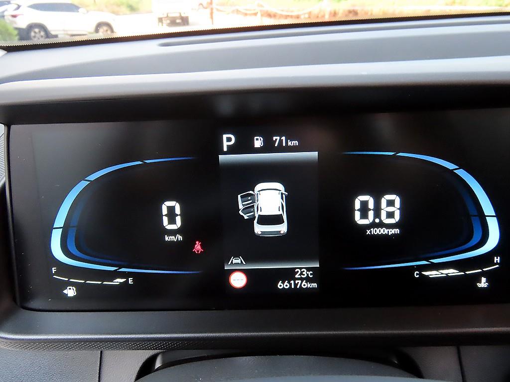 HYUNDAI Casper - Vista 9
