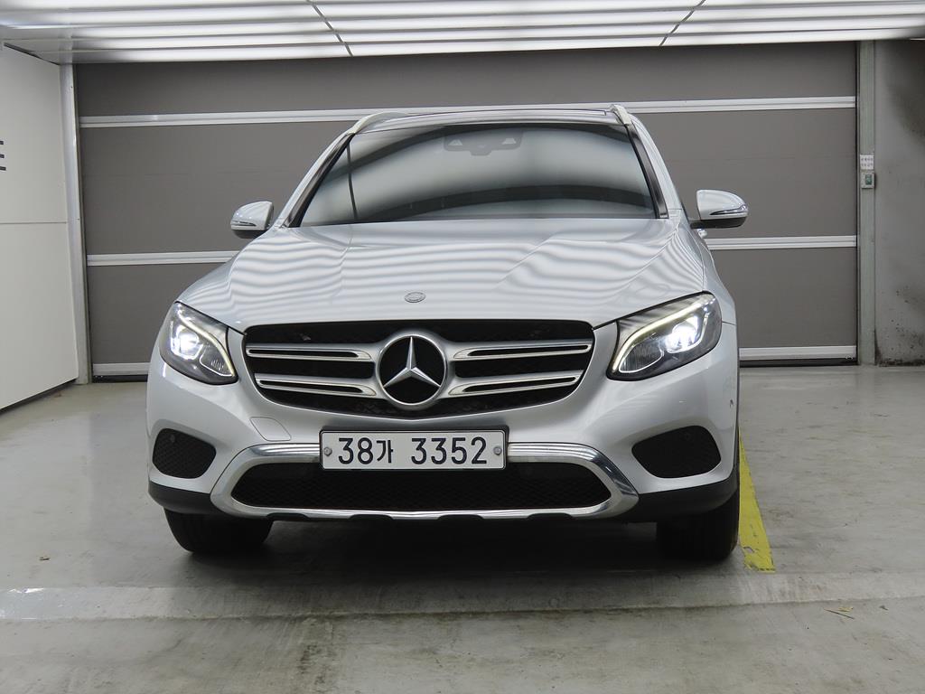 Mercedes Benz GLC Class - Vista 2