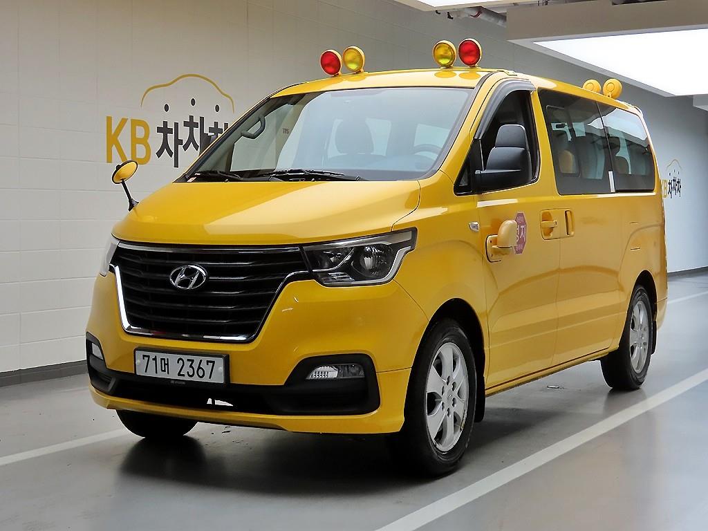 HYUNDAI Starex - Vista 2