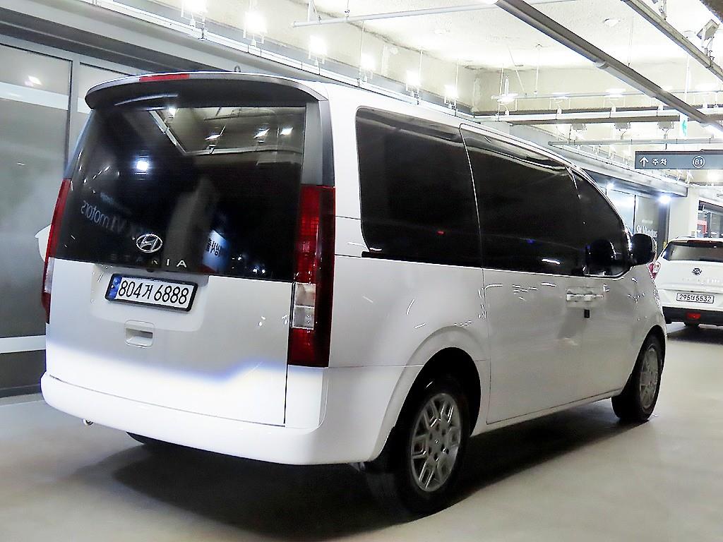 HYUNDAI Staria - Vista 4