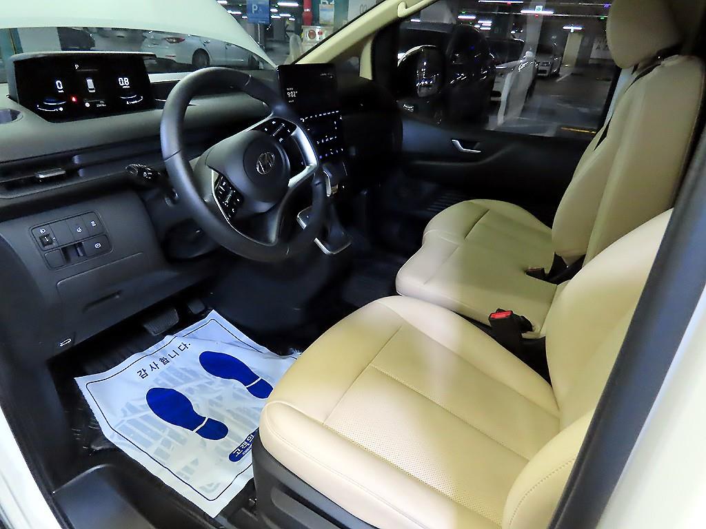 HYUNDAI Staria - Vista 10