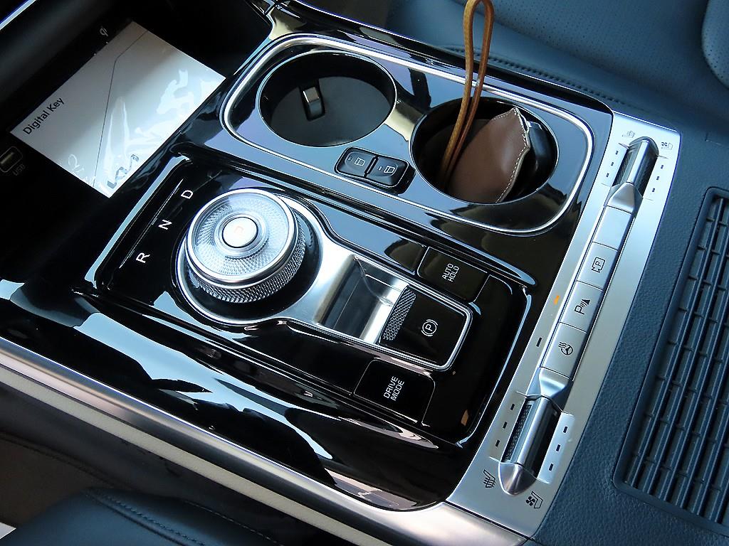KIA Carnival - Vista 11