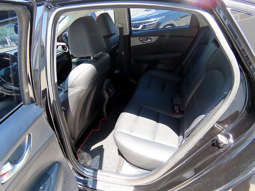 KIA K3 - Vista 6