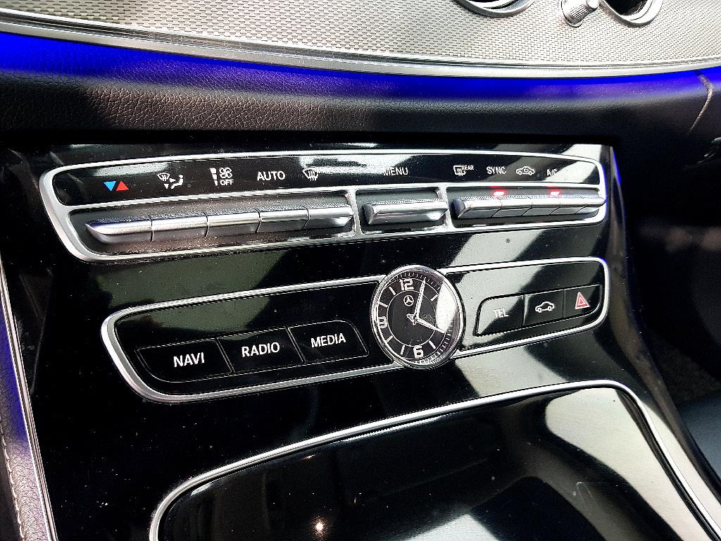 Mercedes Benz E class - Vista 12
