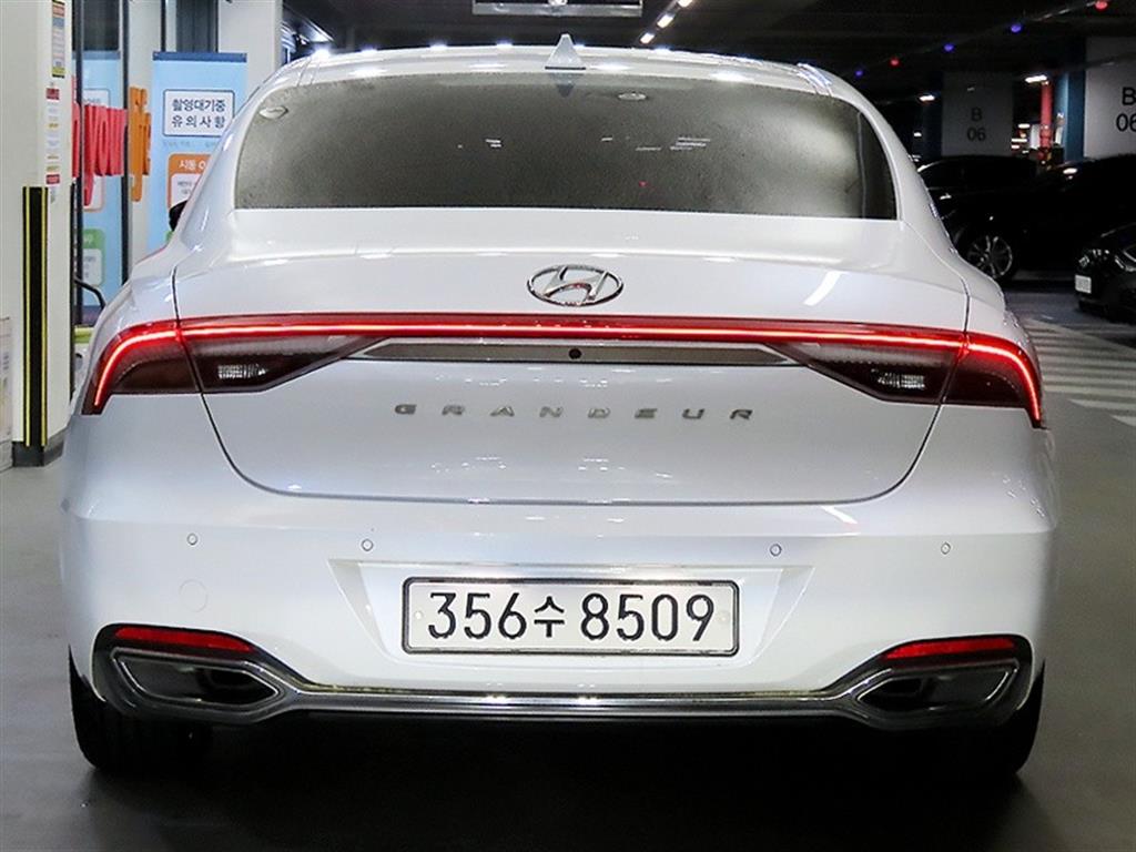 HYUNDAI Grandeur - Vista 5