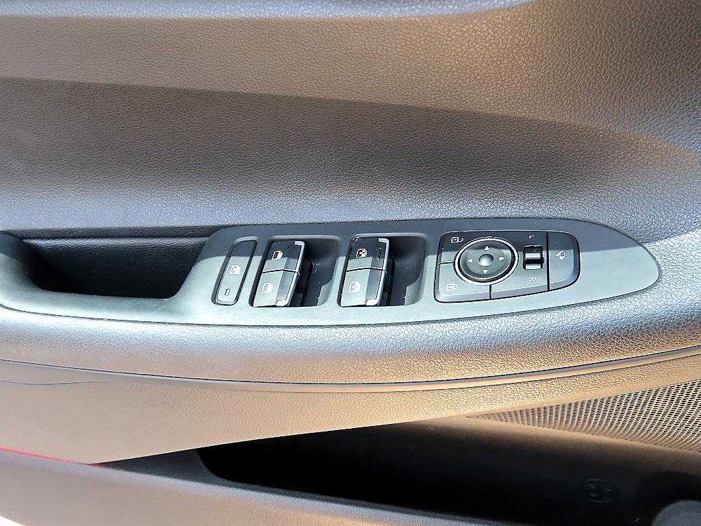 HYUNDAI Grandeur - Vista 11