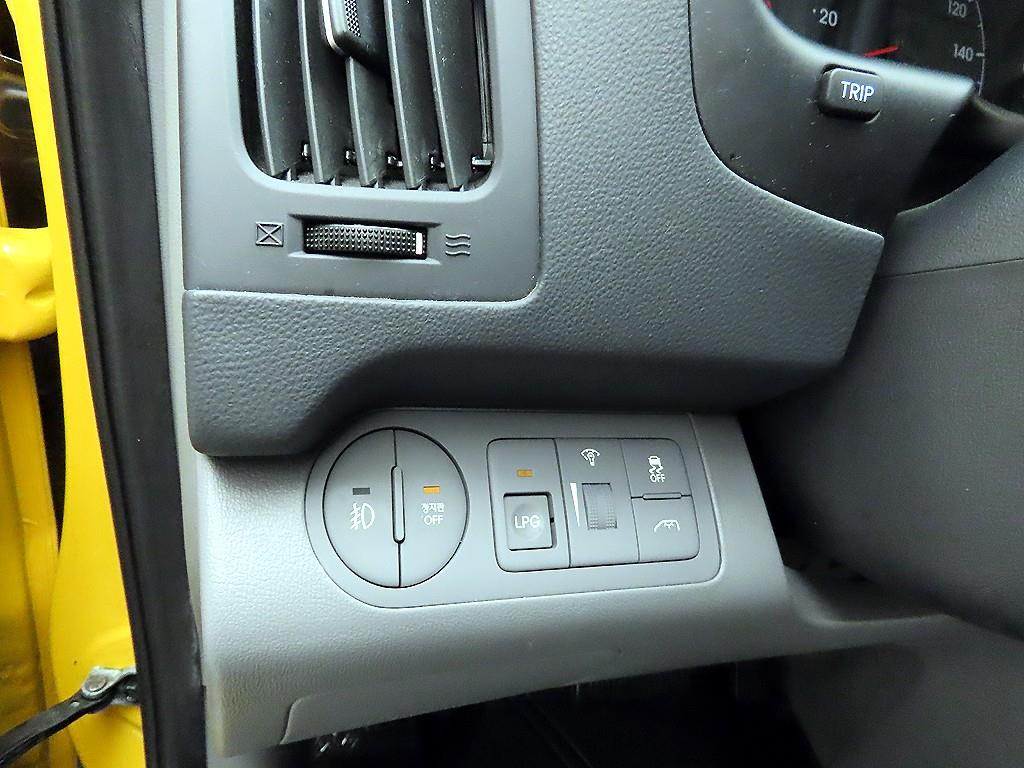 HYUNDAI Starex - Vista 11