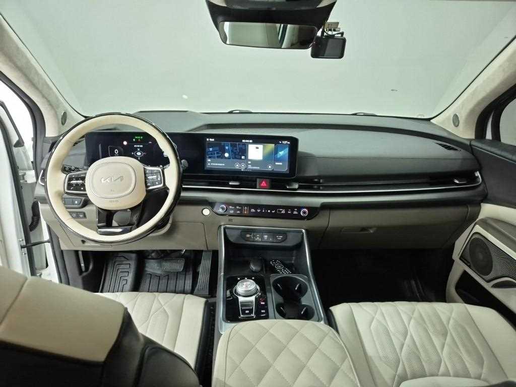 KIA Carnival - Vista 7