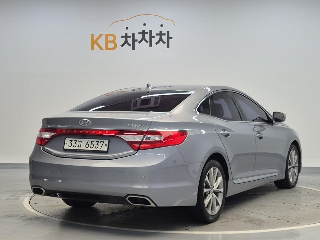 HYUNDAI Grandeur - Vista 3