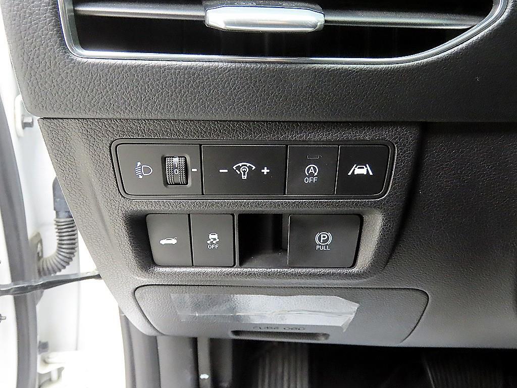 HYUNDAI Sonata - Vista 12