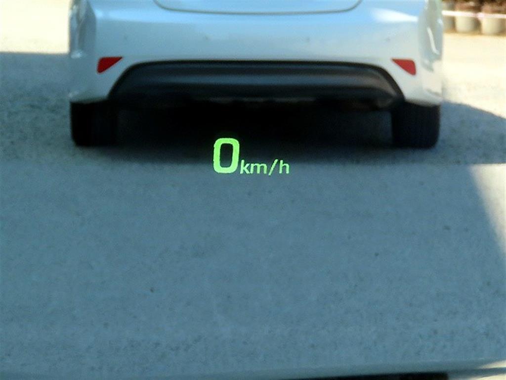 HYUNDAI Genesis - Vista 10