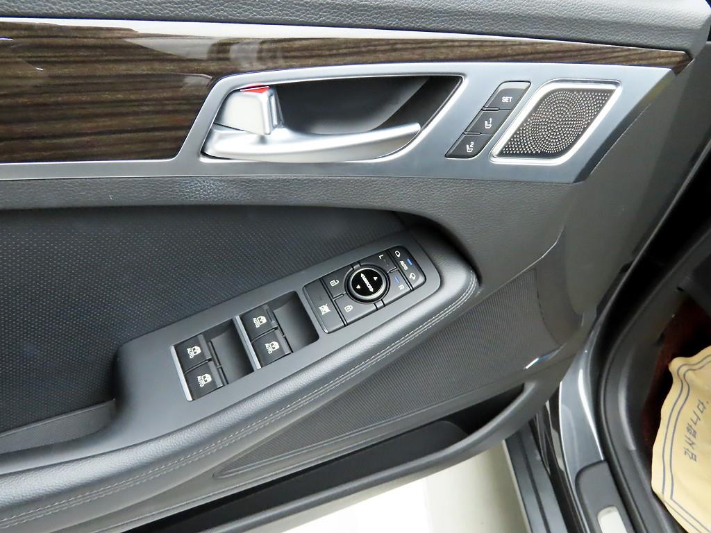 Genesis G80 - Vista 12