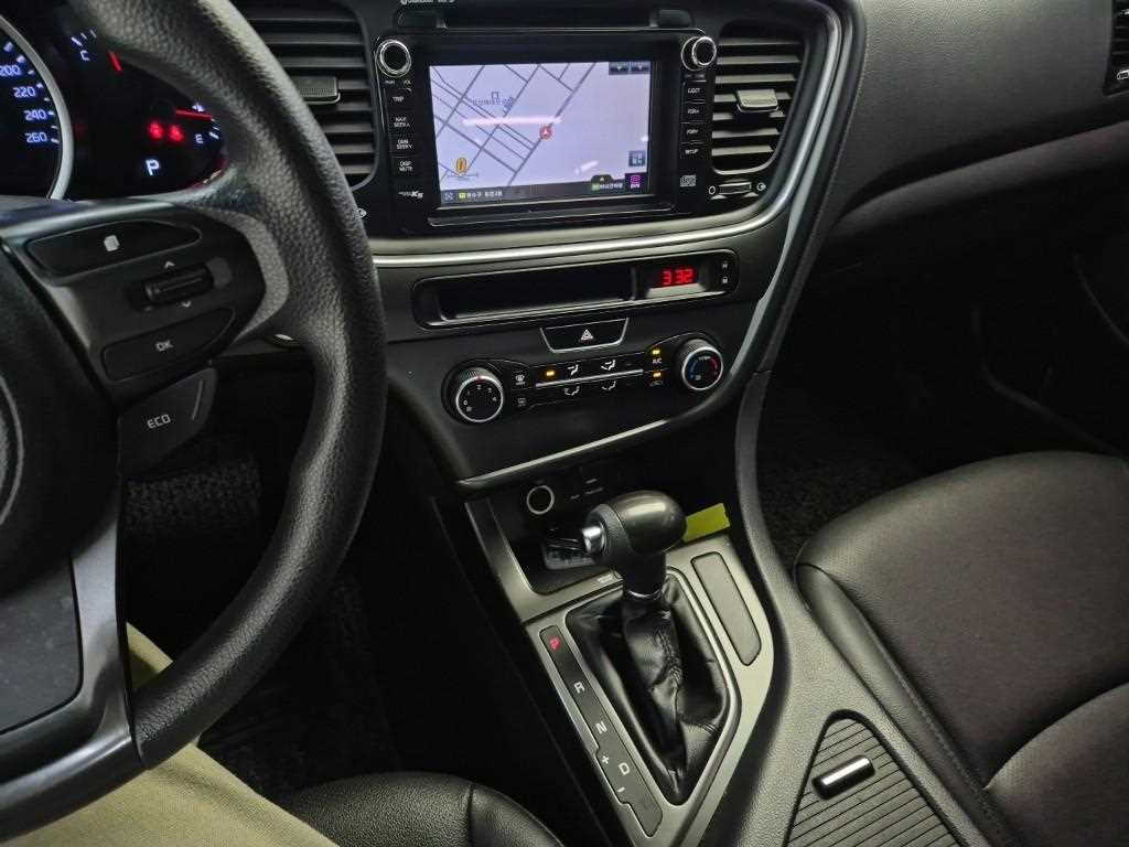 KIA K5 - Vista 10