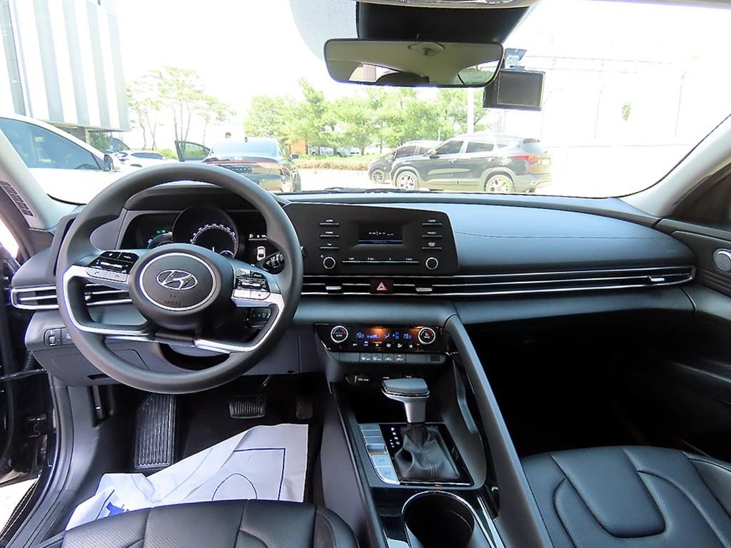 HYUNDAI Avante - Vista 7