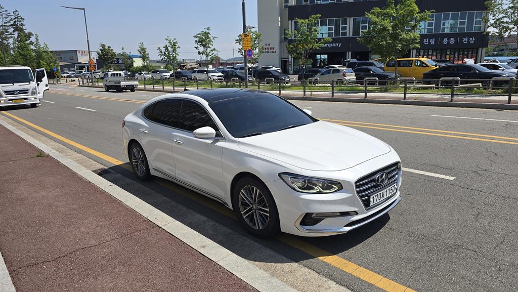 HYUNDAI Grandeur - Vista 2