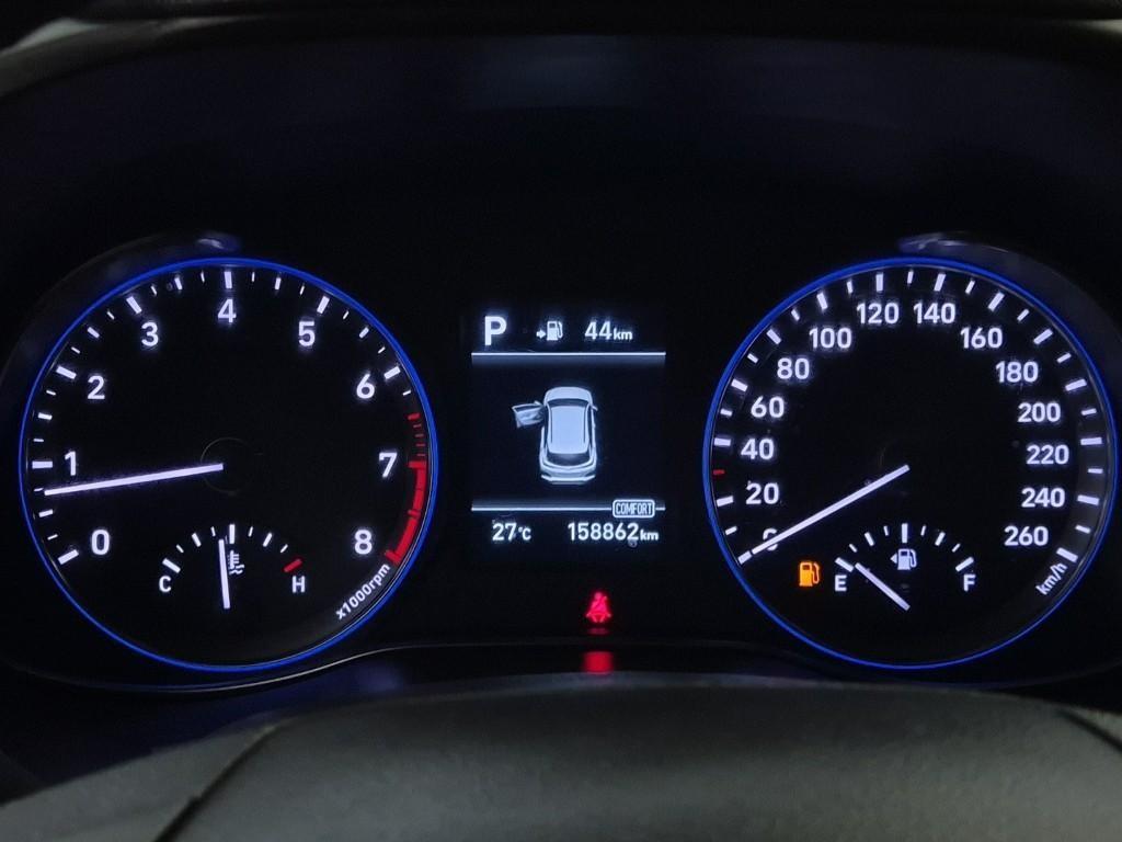 HYUNDAI Kona - Vista 6