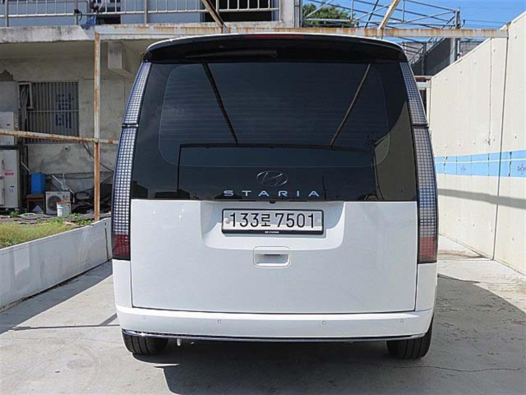 HYUNDAI Staria - Vista 5