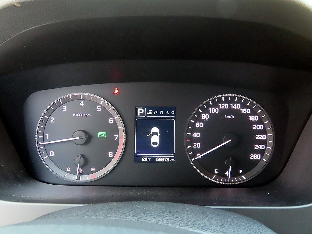 HYUNDAI Sonata - Vista 9