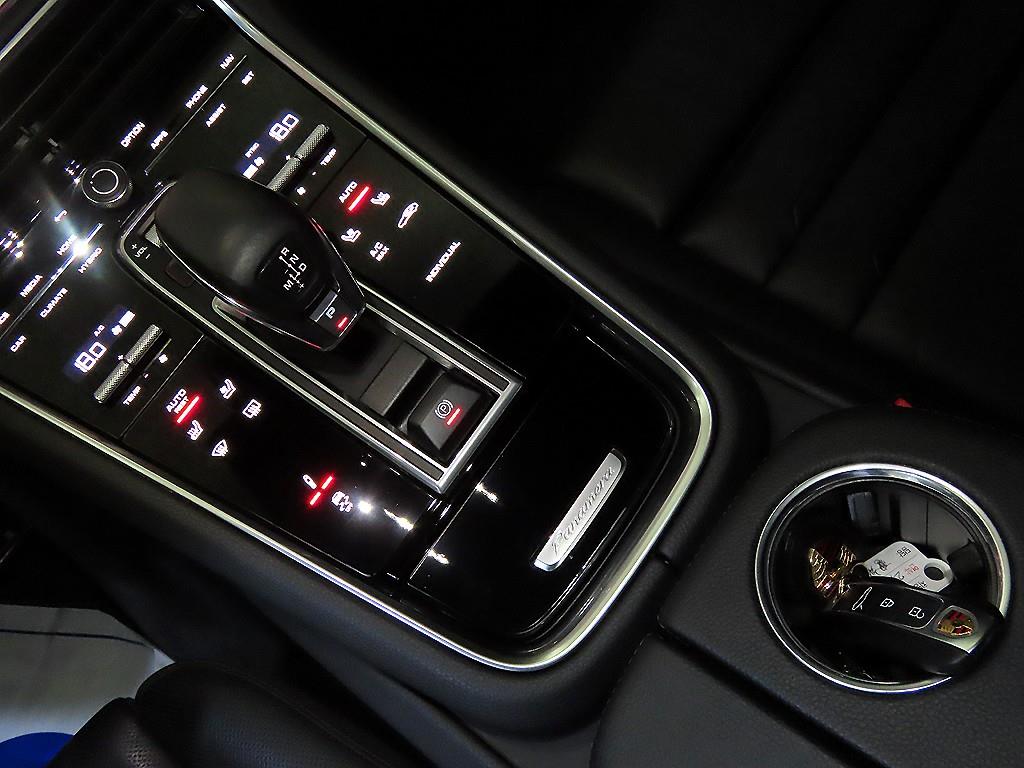 Porsche Panamera - Vista 12